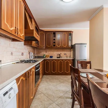 Seafront Infinity Apartament Durrës