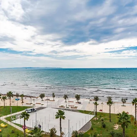 Apartment Seafront Infinity